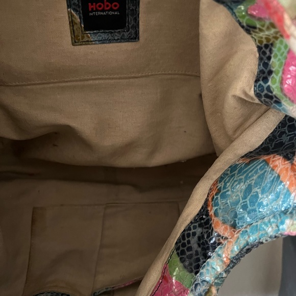 Hobo bag & clutch wallet🩷 Beautiful rare find!!! - Picture 3 of 5